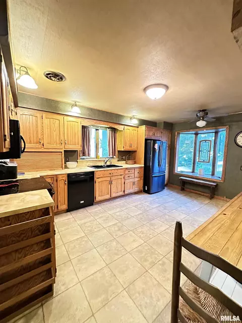 Kitchen - 602 S Hilldale Ave, Eureka, IL 61530 photo 3 of 3