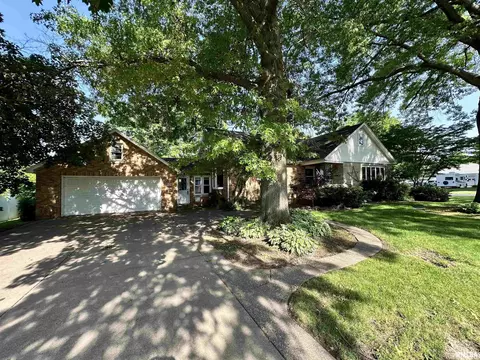 Exterior - 602 S Hilldale Ave, Eureka, IL 61530 photo 9 of 10