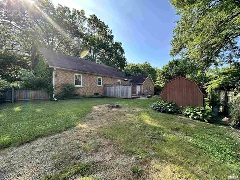 Exterior - 602 S Hilldale Ave, Eureka, IL 61530 photo 7 of 10