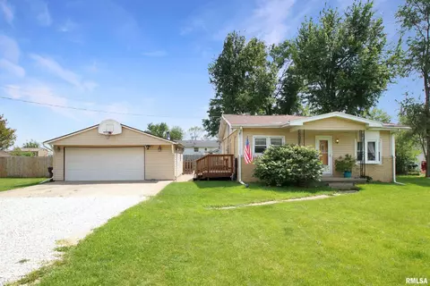 12912 W Center St, Hanna City, IL 61536