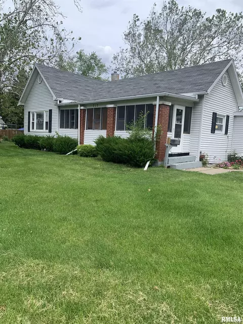 717 W Hurst St, Bushnell, IL 61422