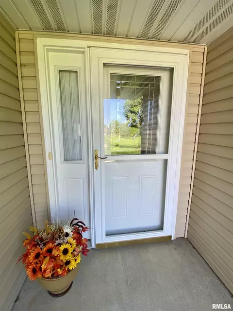 315 Scotch Pine Dr, Macomb, IL 61455 photo 5