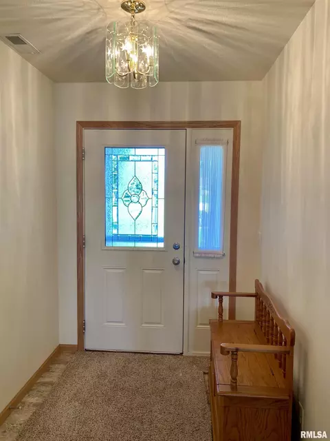 315 Scotch Pine Dr, Macomb, IL 61455 photo 6