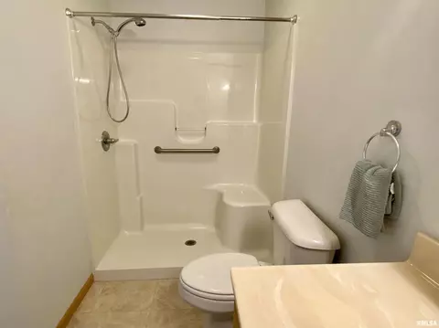 315 Scotch Pine Dr, Macomb, IL 61455 photo 23