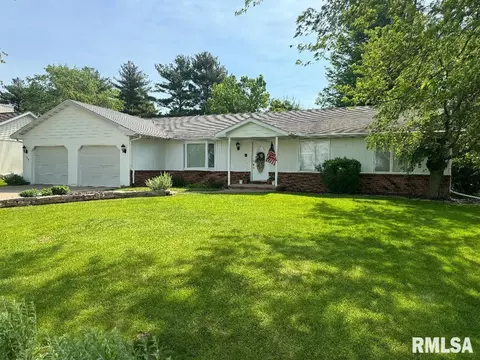7726 N Radnor Rd, Peoria, IL 61615