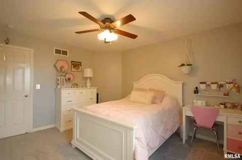 Bedroom - 2103 W Liams Way, Dunlap, IL 61525 photo 5 of 11