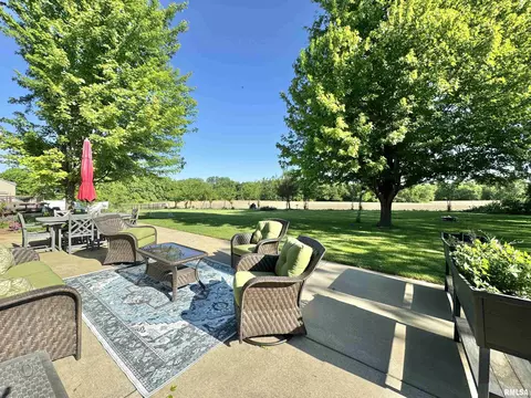 Exterior - 2103 W Liams Way, Dunlap, IL 61525 photo 5 of 16