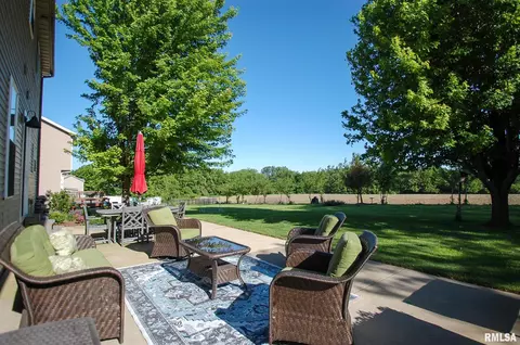 Exterior - 2103 W Liams Way, Dunlap, IL 61525 photo 8 of 16