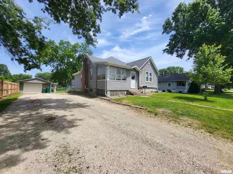 949 Day St, Galesburg, IL 61401
