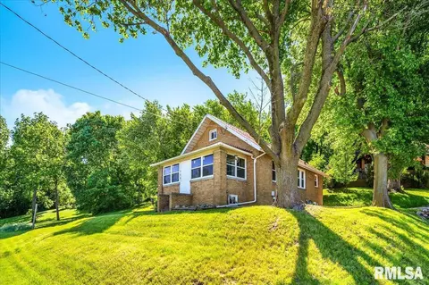 754 N Main St, East Peoria, IL 61611