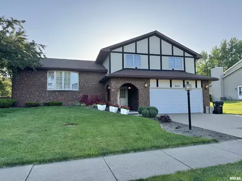 6515 N Camelot Rd, Peoria, IL 61615