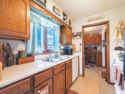 280 N Park St, Fairview, IL 61432 photo 44