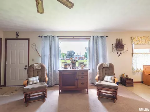 280 N Park St, Fairview, IL 61432 photo 20