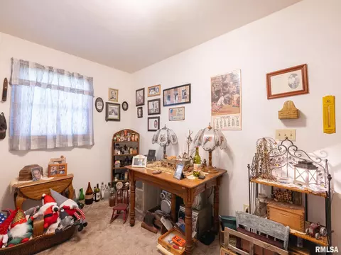 280 N Park St, Fairview, IL 61432 photo 26