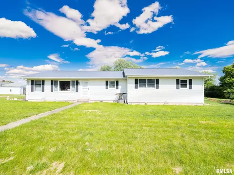 280 N Park St, Fairview, IL 61432 photo 2