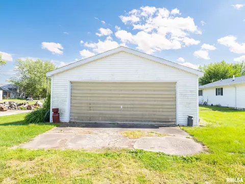 280 N Park St, Fairview, IL 61432 photo 13