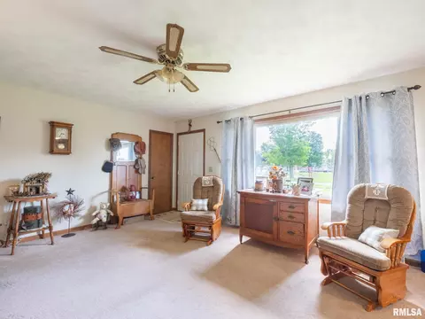 280 N Park St, Fairview, IL 61432 photo 19