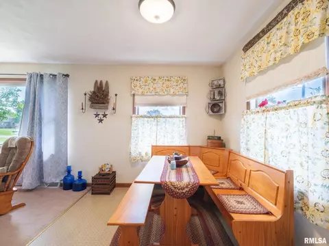 280 N Park St, Fairview, IL 61432 photo 16