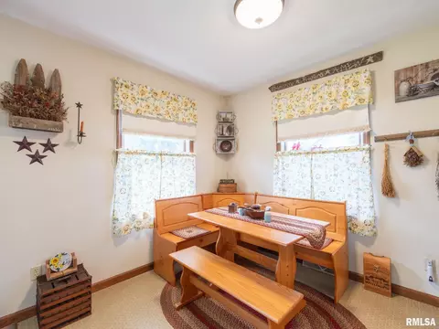 280 N Park St, Fairview, IL 61432 photo 15