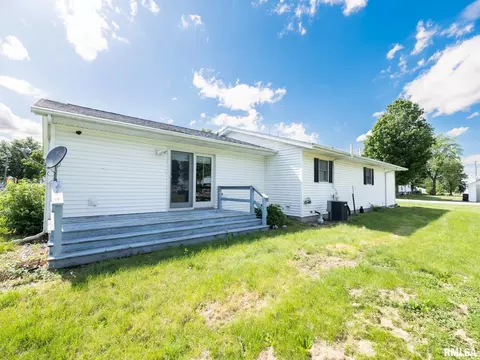 280 N Park St, Fairview, IL 61432 photo 6