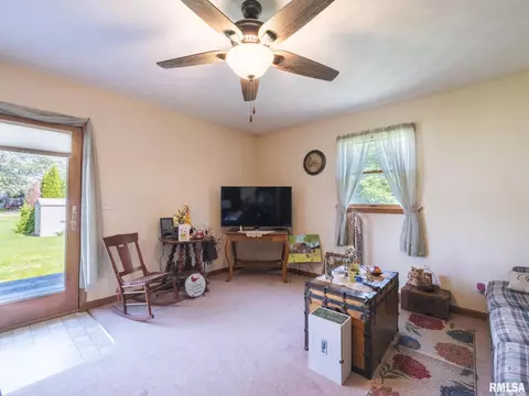 280 N Park St, Fairview, IL 61432 photo 33