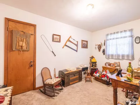 280 N Park St, Fairview, IL 61432 photo 25