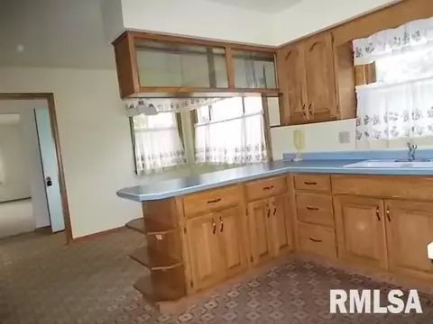 818 E Piper St, Macomb, IL 61455 photo 7