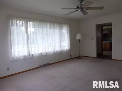 818 E Piper St, Macomb, IL 61455 photo 8