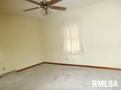 818 E Piper St, Macomb, IL 61455 photo 12