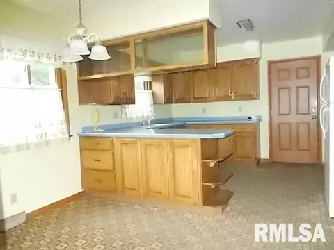 818 E Piper St, Macomb, IL 61455 photo 5