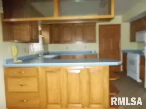 818 E Piper St, Macomb, IL 61455 photo 4