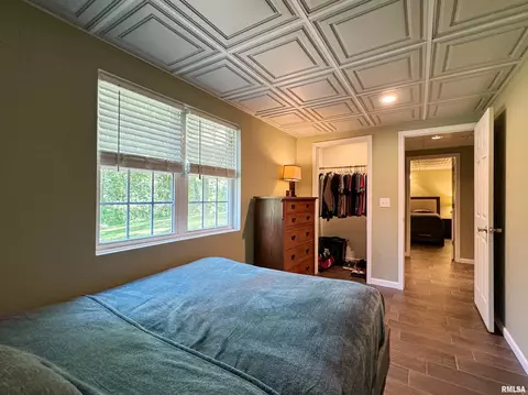 Bedroom - 4837 S Lake Camelot Dr, Mapleton, IL 61547 photo 9 of 10