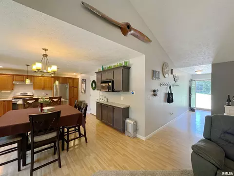 Entry Way - 4837 S Lake Camelot Dr, Mapleton, IL 61547 photo 1 of 3
