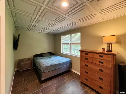 Bedroom - 4837 S Lake Camelot Dr, Mapleton, IL 61547 photo 10 of 10