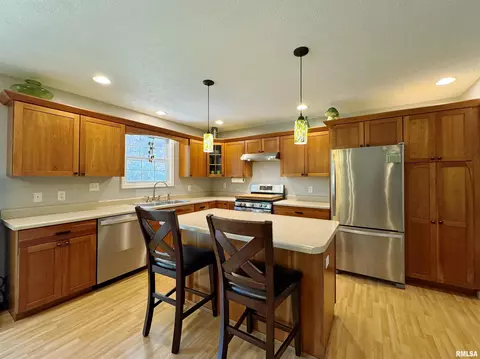 Kitchen - 4837 S Lake Camelot Dr, Mapleton, IL 61547 photo 3 of 6