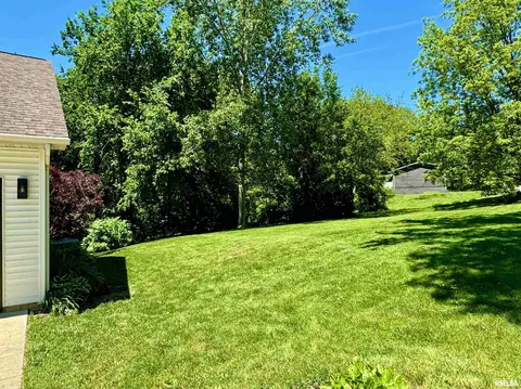 Exterior - 4837 S Lake Camelot Dr, Mapleton, IL 61547 photo 9 of 14