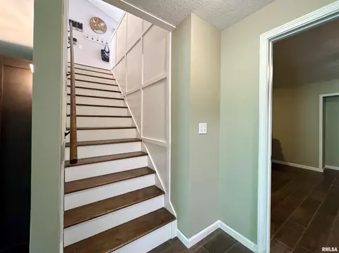 Entry Way - 4837 S Lake Camelot Dr, Mapleton, IL 61547 photo 3 of 3