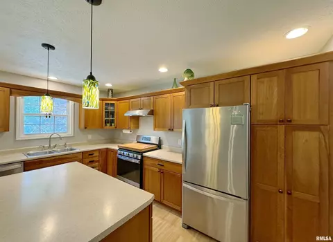 Kitchen - 4837 S Lake Camelot Dr, Mapleton, IL 61547 photo 1 of 6