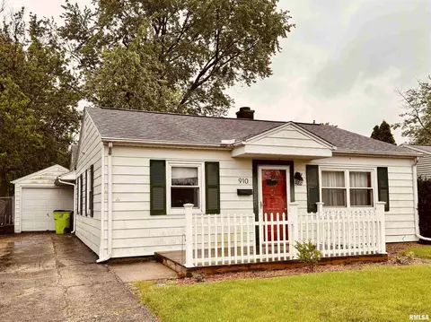910 W Ridgemont Rd, Peoria, IL 61614