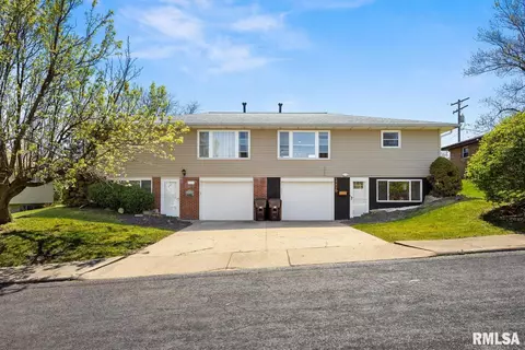 2216 W Westport Ave, Peoria, IL 61615