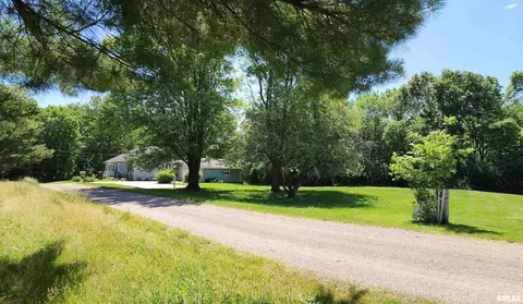 344 Schulzki Ln, East Peoria, IL 61611