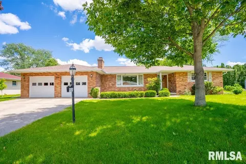 458 E Fernwood St, Morton, IL 61550
