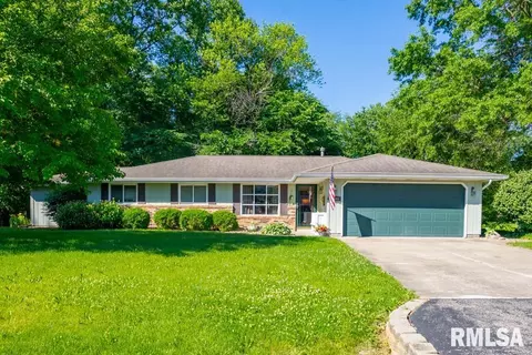 7668 W Chestnut Dr, Edwards, IL 61528