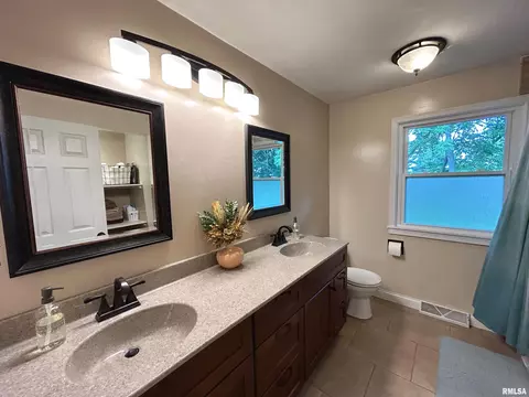 305 E Monroe St, Metamora, IL 61548 photo 13