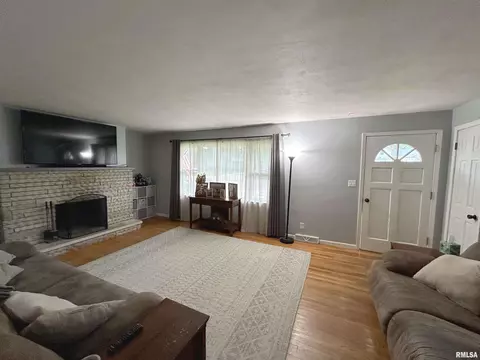 305 E Monroe St, Metamora, IL 61548 photo 6