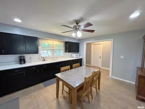 305 E Monroe St, Metamora, IL 61548 photo 11