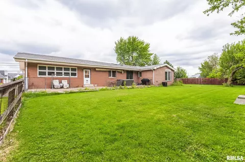 1711 W Jackson St, Macomb, IL 61455 photo 4