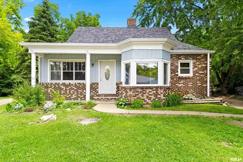 2130 N Hampton Ct, Peoria, IL 61604