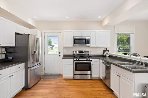 715 E Chatham St, Metamora, IL 61548 photo 10