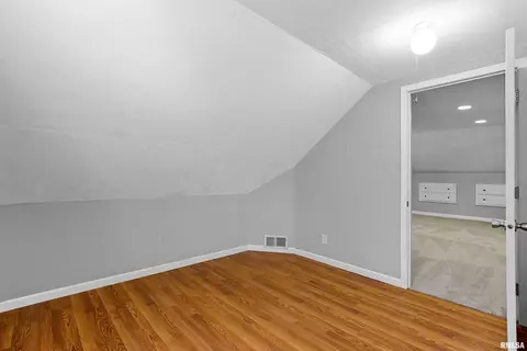 1437 E Resthaven Rd, Peoria, IL 61615 photo 24